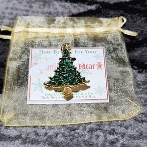 1990'S HOW TO CARE FOR YOUR CHRISTMAS BEAR ENAMEL CHRISTMAS TREE BROOCH PIN